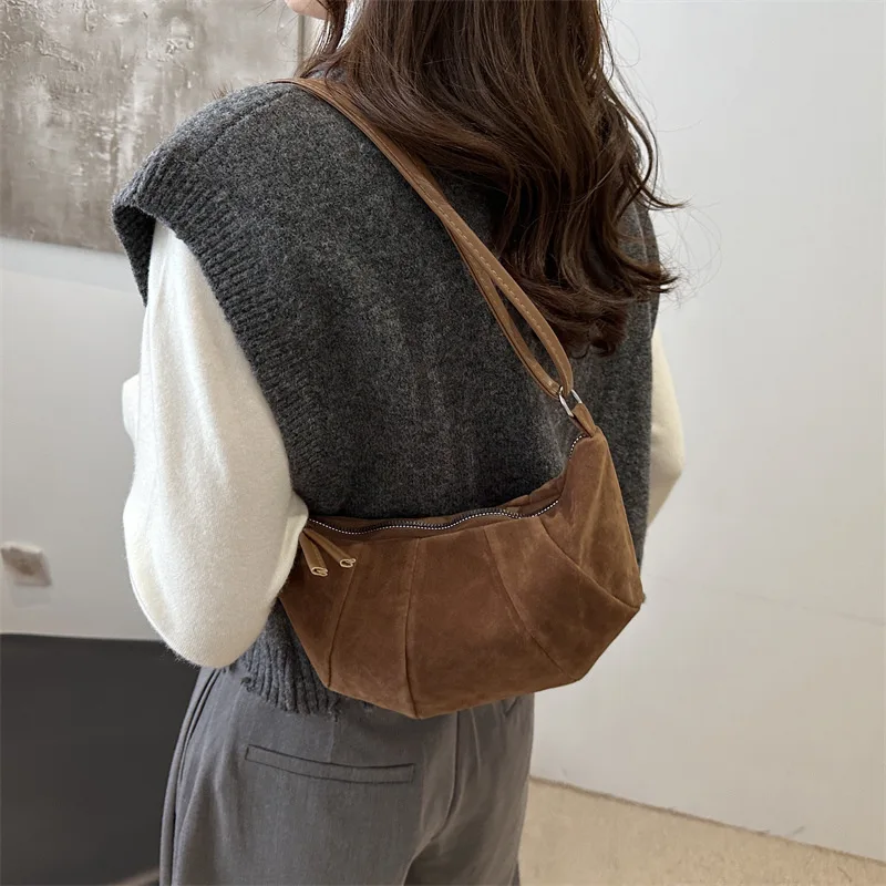 Retro Large-Capacity Dumpling Bag for Women Casual Commuting Crossbody Shoulder Bag Solid Color Korean Trendy Lipstick Bag