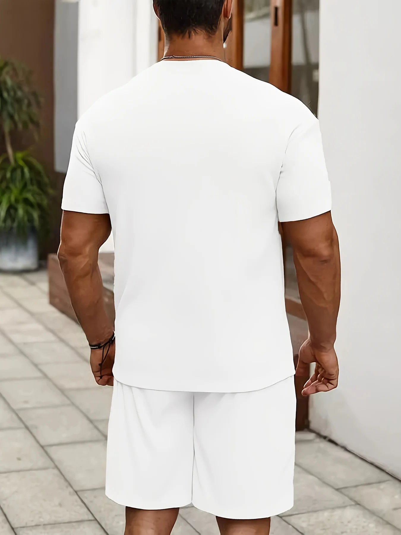 المجموعة الرجالية الجديدة لصيف 2025 مصنوعة من ألياف البوليستر وهي مريحة وناعمة وصديقة للبشرة تتميز بطباعة ثلاثية الأبعاد