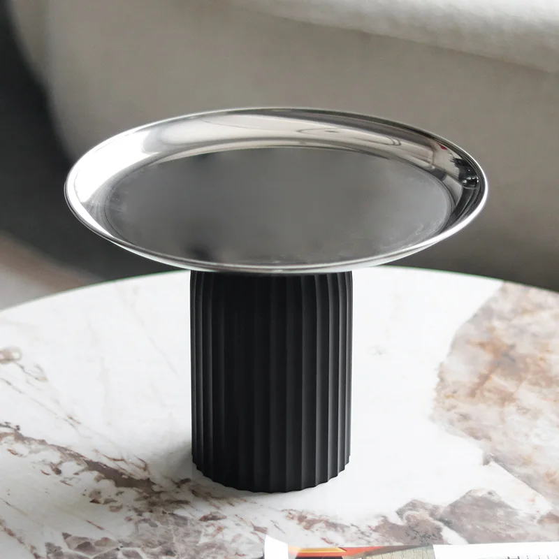 Nordic art gear high-legged base fruit plate ornament showroom hotel coffee table round metal snack and dried fruit plate