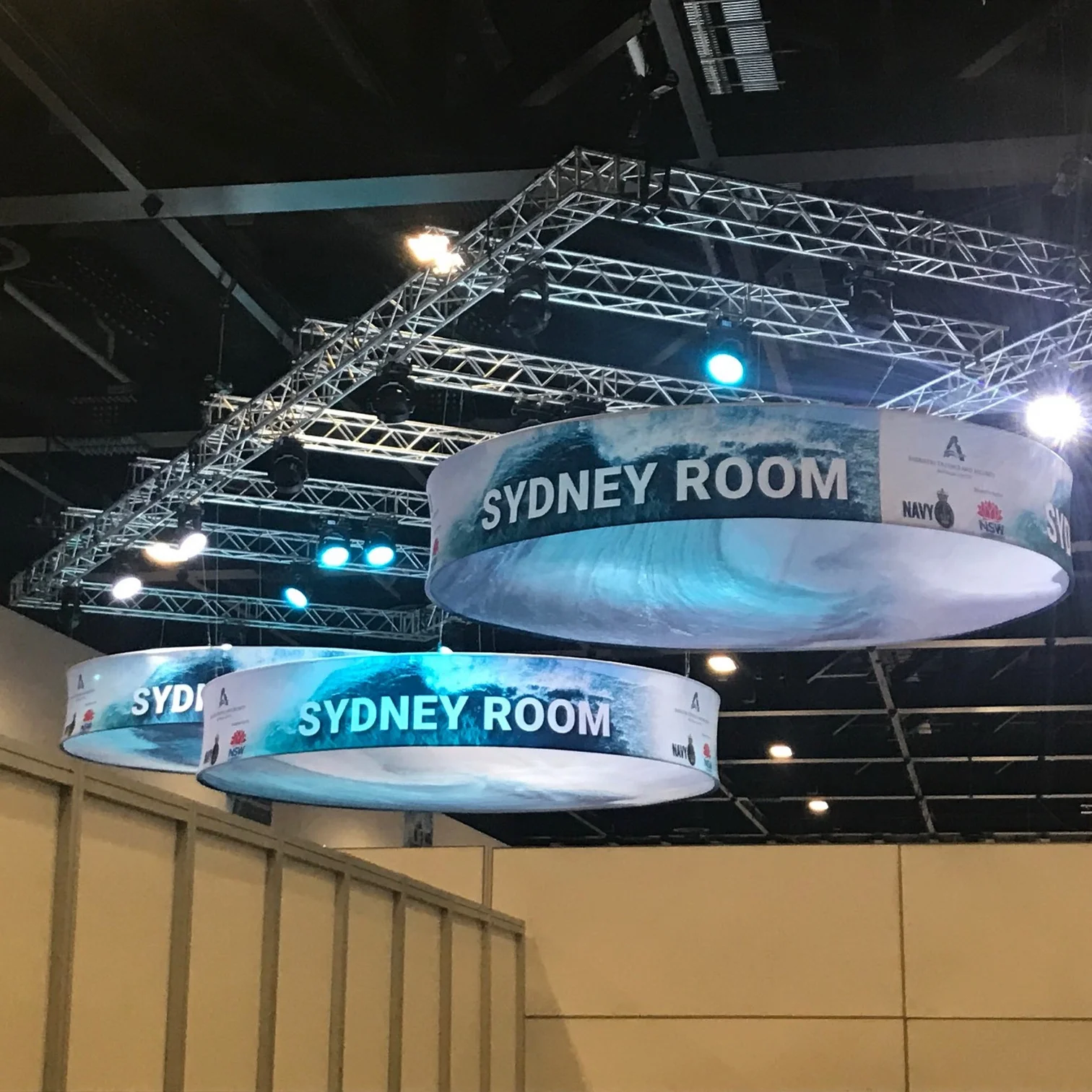 

Custom Round Circle Fabric Ceiling Banner Suspended for Trade Show Flag Sign