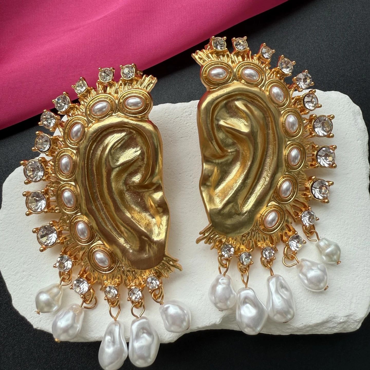 Gold Plated Brass Ear Shaped Pearl Crystal Top Quality Earrings Women Europe America Designer Accessories