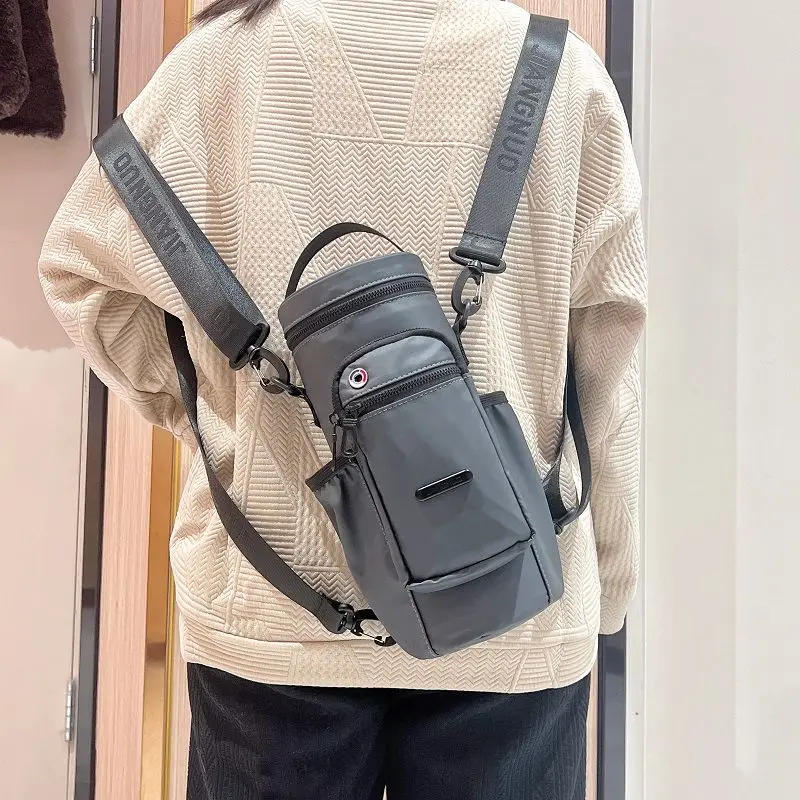 Double shoulder water cup bag can be worn on one shoulder, slung over the shoulder, and carried by hand, waterproof
