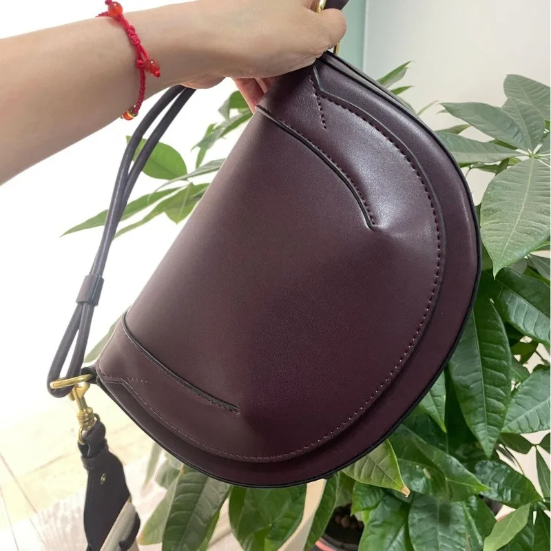 

2026 Vintage Flap Women's Saddle Bag Retro Design Versatile for Commuting, Single Shoulder Crossbody Bag Daily Work Sacs À Main