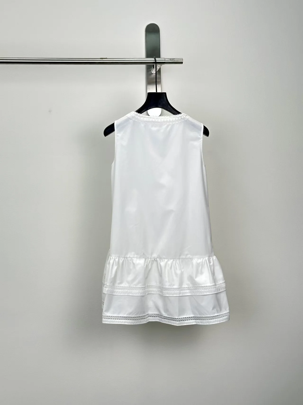 New Elegant White Sleeveless Tank Top Skirt with Lace Lace Collar and Black Bow Layered Cake and Lotus Leaf Short Skirt women