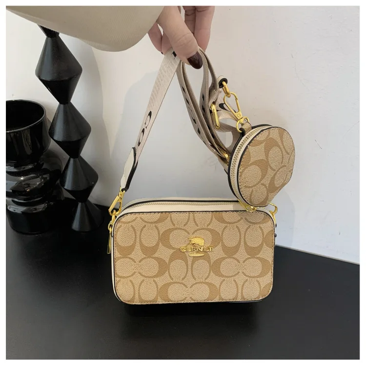 Advanced Women's 2026 New Retro Printed Wide Shoulder Strap Small Square Bag Fashion Single Shoulder Diagonal Cross Bag Trendy