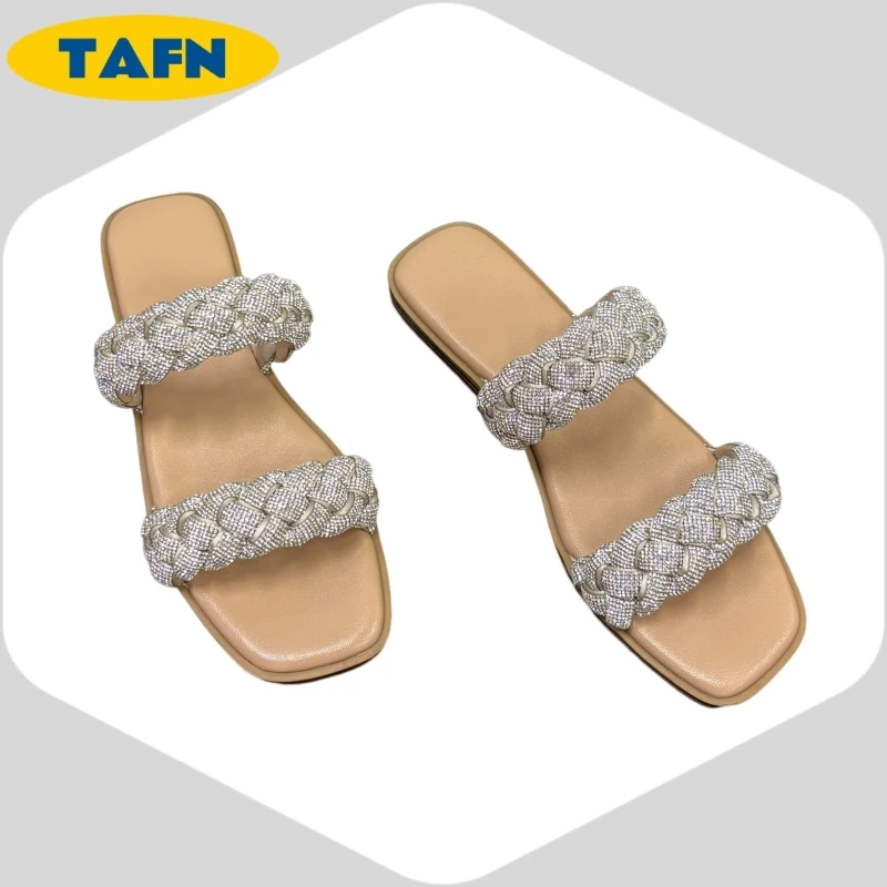 

Летняя женская обувь, однотонные тапочки на плоской подошве с открытым носком, простые и красивые нишевые уютные домашние тапочки с мягким плюшем AE2717