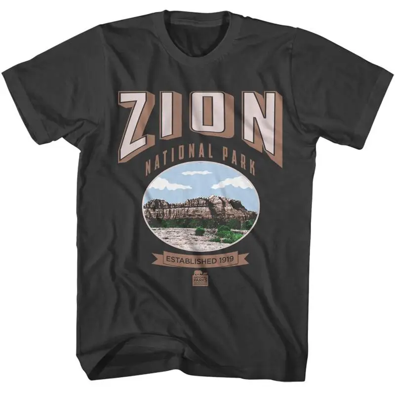 تي شيرت رجالي من United States Zion National Parks Red Cliffs Virgin River Est 1919