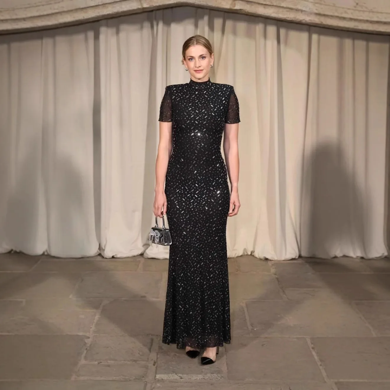 

Faionable Women's Long ort-Sve Diamond-Embellied Fi-Tail Evening Dr Waist-Cinching Gown High Waist Polyester