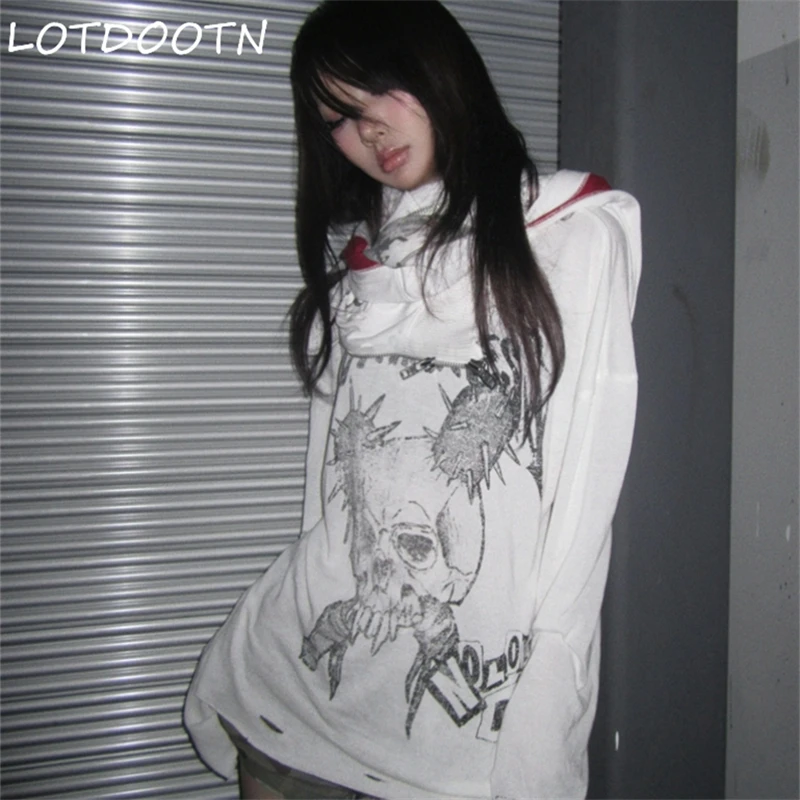 

LOTDOOTN Y2k Gothic Skull Print T-shirt Trashy 2000s Style Grunge Aesthetics Distressed Tops Vintage Punk Long Sleeve Tshirt Emo