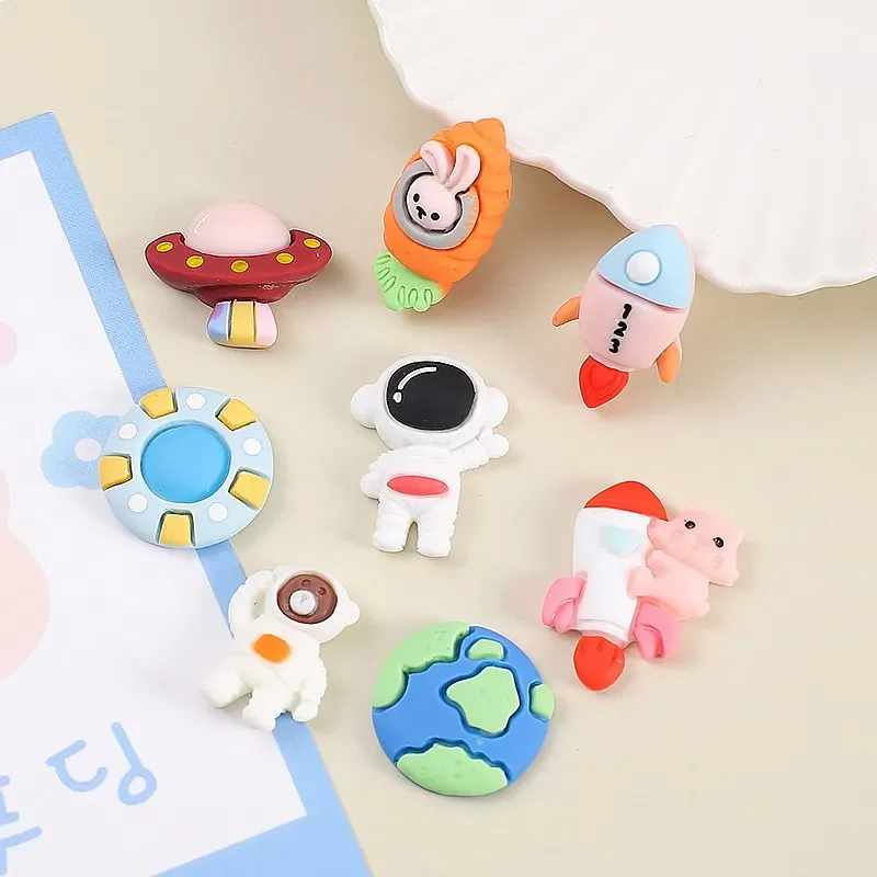 100pcs Kawaii Cartoon Astronaut Flying Resin Cabochon Flatback DIY Phone Case Hairpin Scrapbook Craft