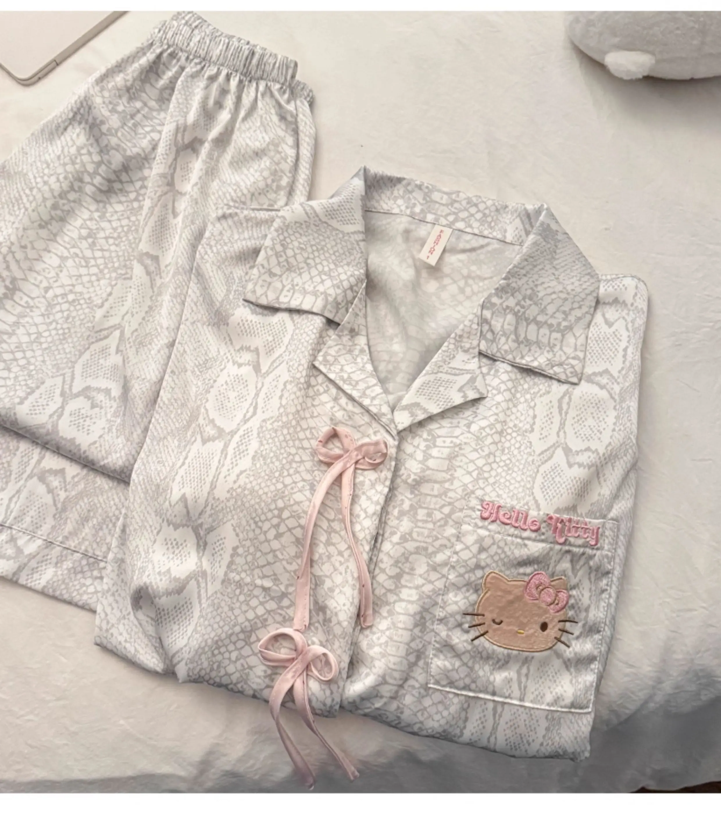 

New Sanrio Hello Kitty Sleepwear for Women Spring Autumn Winter Ice Silk Long Sleeved Thickened Home Clothes Girl's Gifts Toys