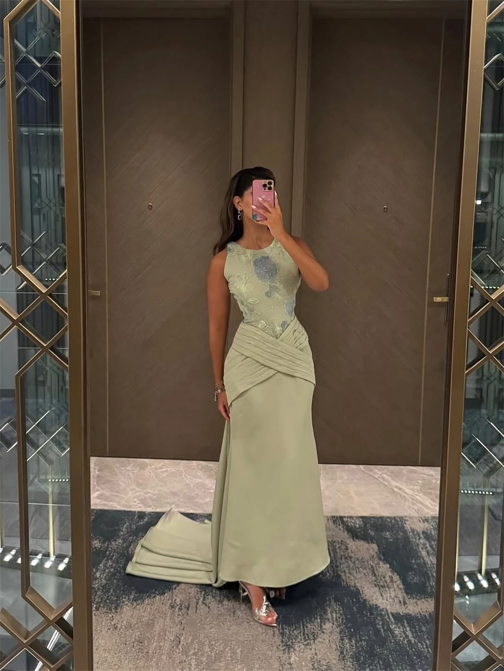 

Customized Elegant Green Jersey Evening Dress Formal O-Neck Sleeveless Homecoming Dress Modern Straight Beading Celebrity Gowns