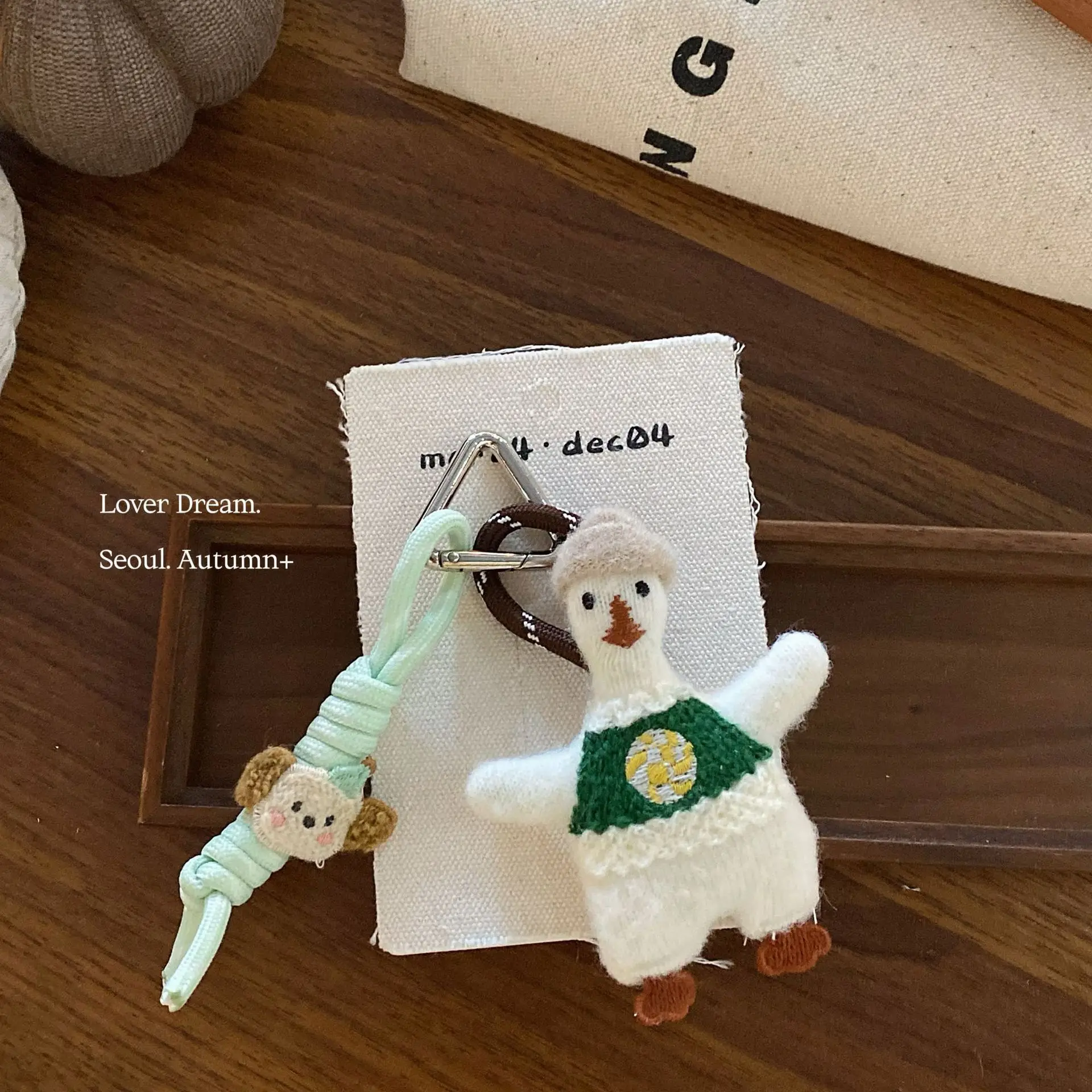 South Korea 2026 new green mushroom bear lanyard pendant, cute fashion keychain bag children's pendant