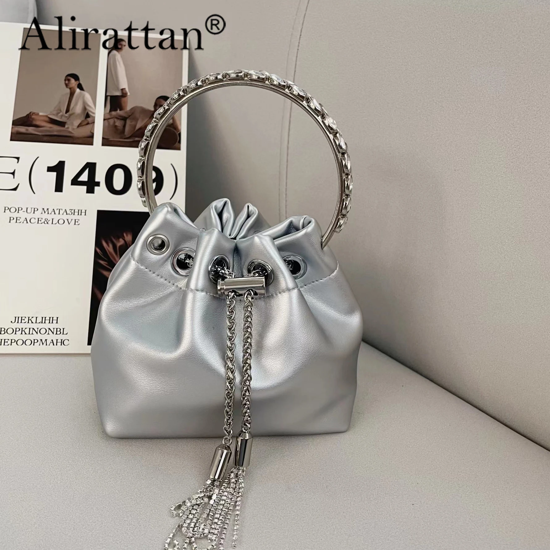 

Alirattan 2024 New Shoulder Bag Silver Irregular Shape Half Moon Bag Design Portable Crossbody Tote sac a main femme