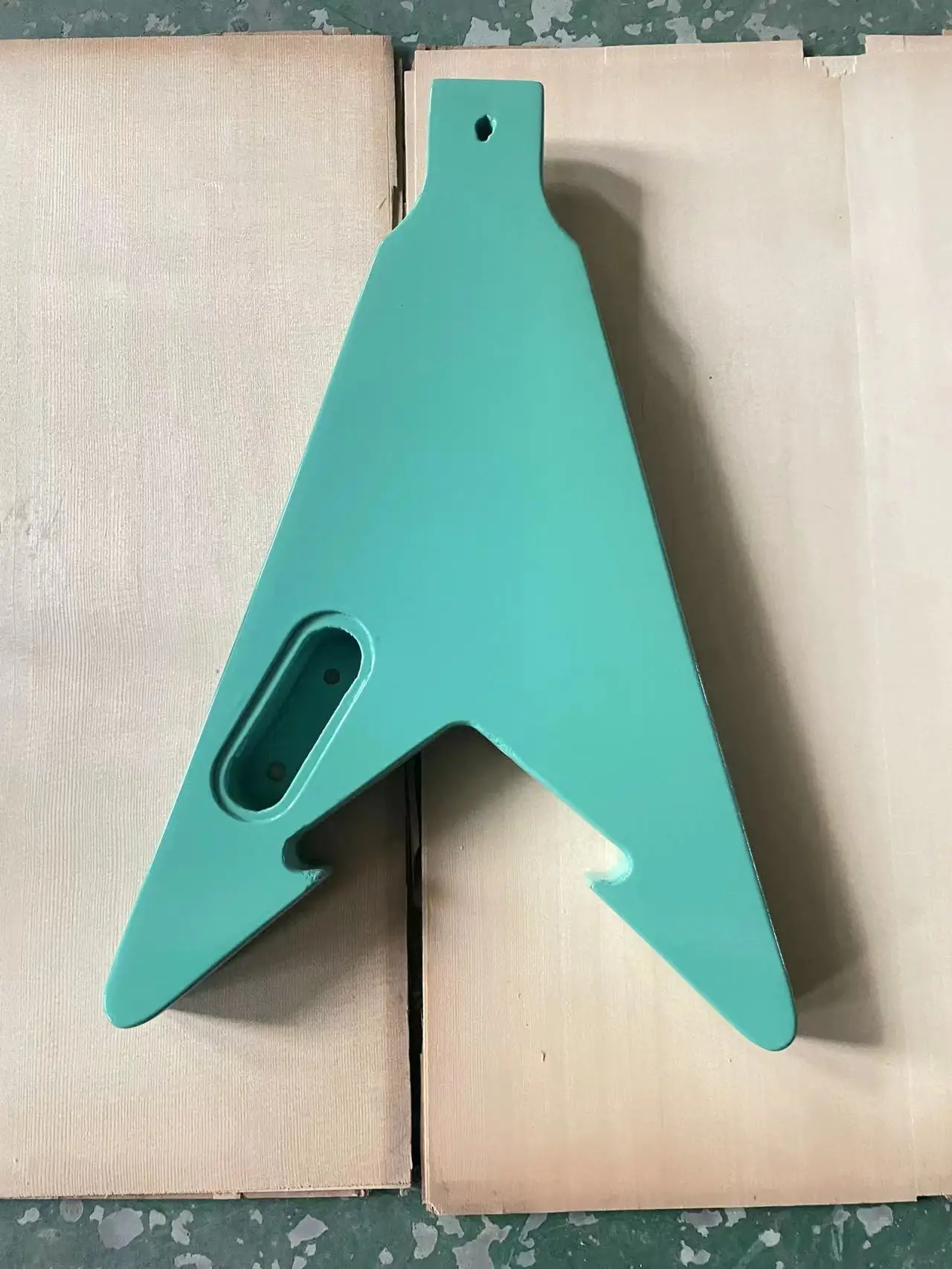 DIY Electric Guitar Body Green Triangle Unfinished Guitar Barrel Bubble Tongmu ST Bass Guitar Accessories