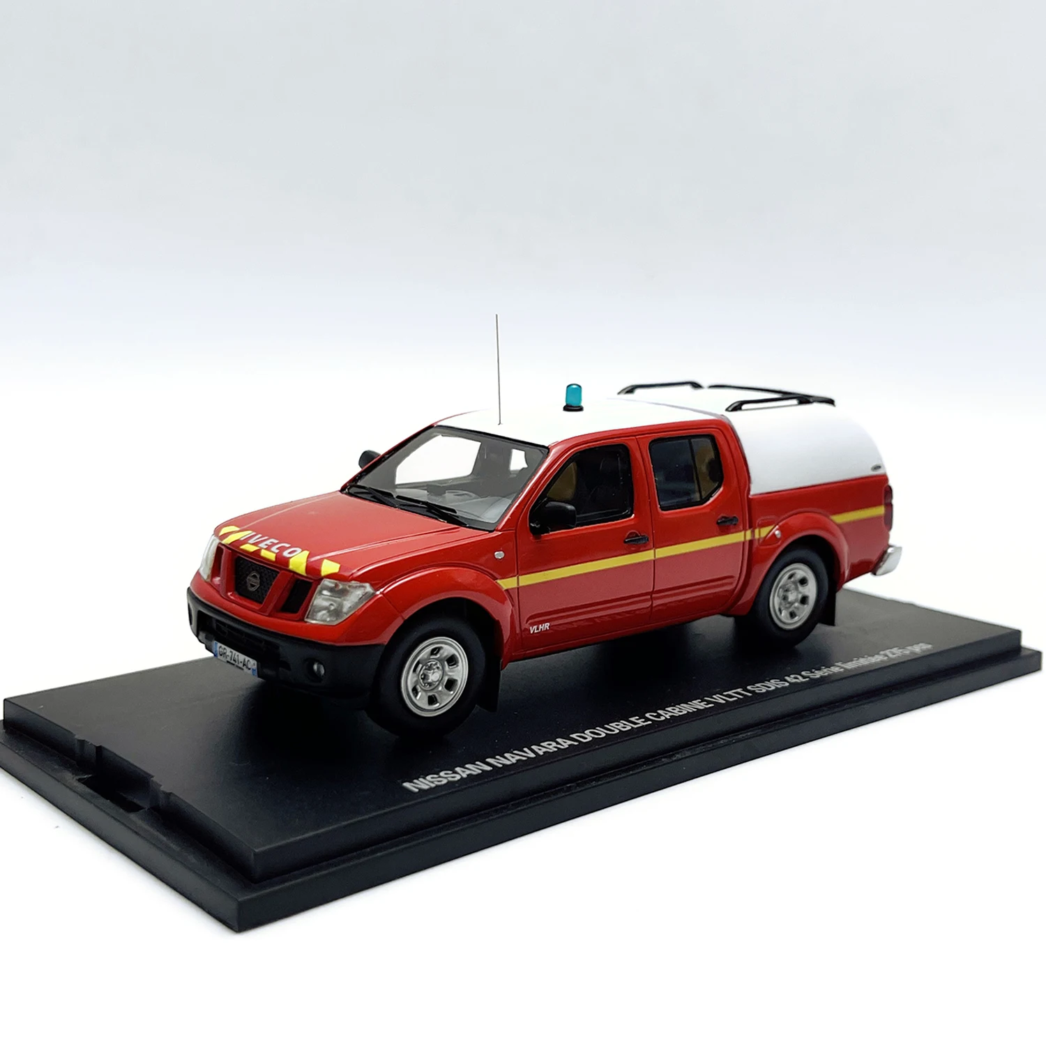 

ALARME 1:43 Scale Resin Nissan Navara Pickup Fire Truck Toys Cars Model Classics Nostalgia Adult Souvenir Gifts Static Display