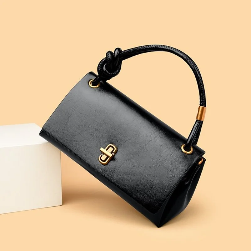 حقيبة حمل للسيدات مصنوعة من جلد الماعز الراقية قبرص العصرية خفيفة الوزن وناعمة ذات مظهر يومي