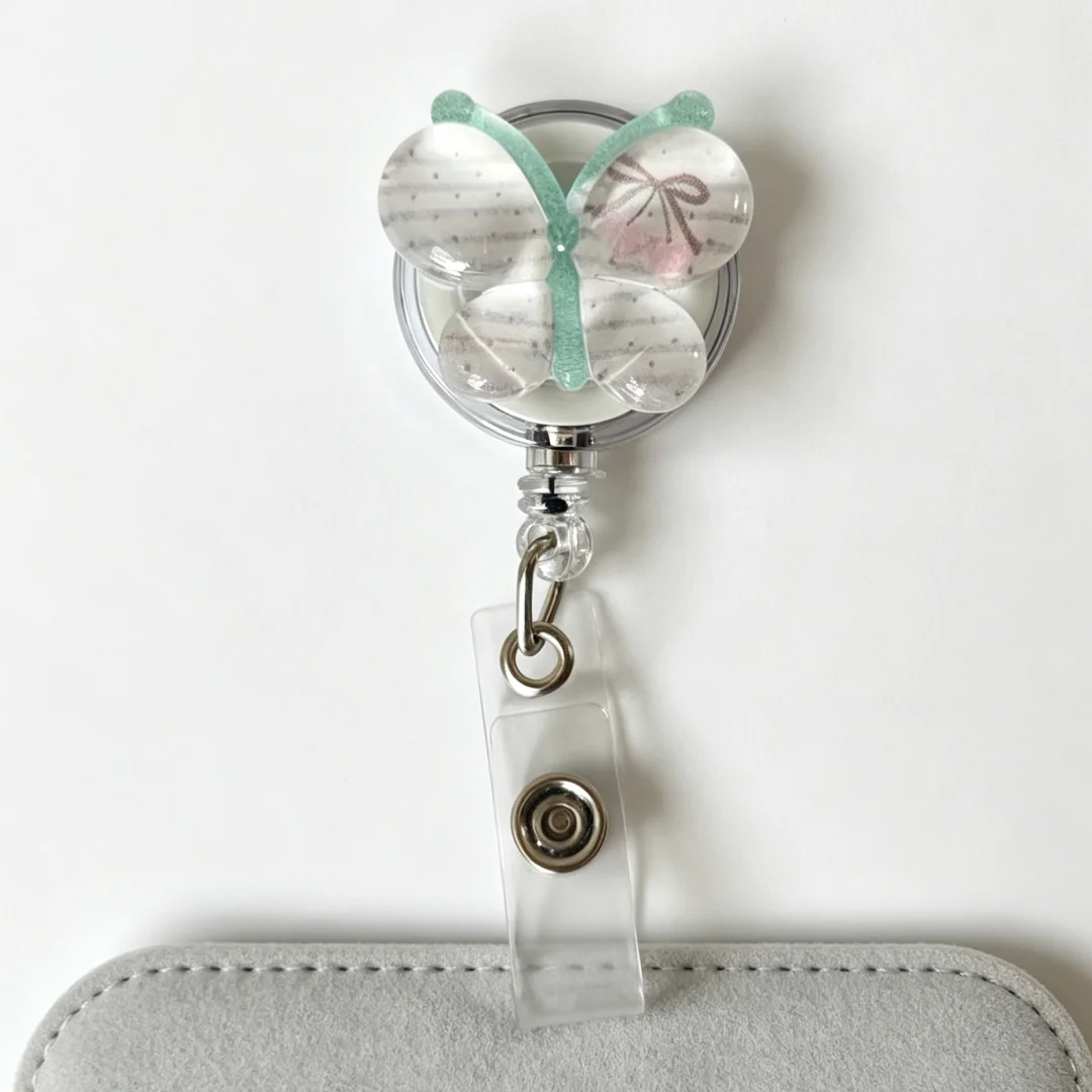 Butterfly-Shaped Retractable Id Badge Holder, Nurse and Doctor Badge Clip, for Teacher Office Use, Resin Multi-Color Optional Name Tag Lanyard