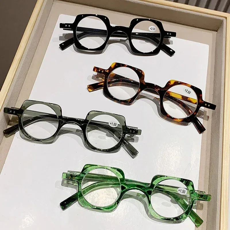 Retro anti-blue light reading glasses for men and women, fashionable square hyperopia glasses, fashionable reading glasses