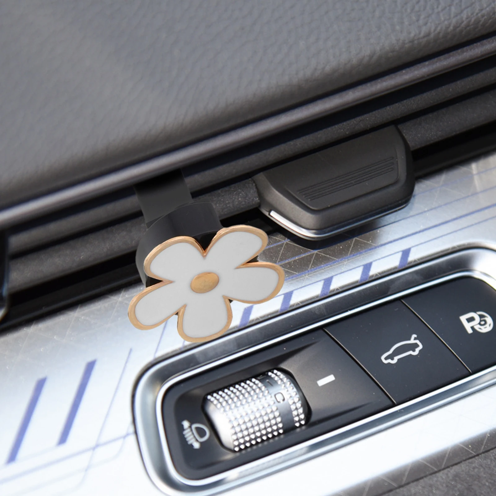 

Car Aromatherapy Decoration Accessories Aesthetic Air Freshener Vent Clip Decorations Automotive