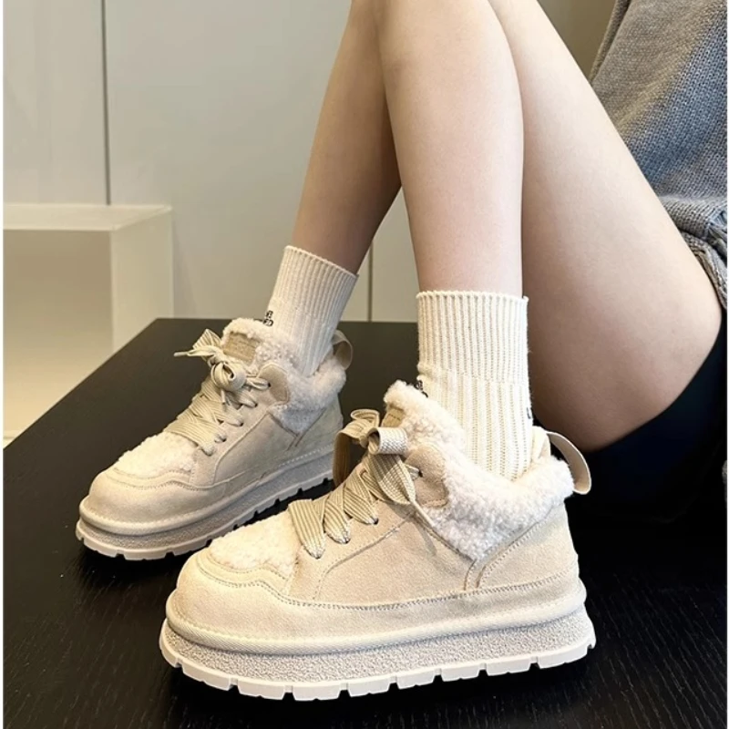 2024 inverno nuove donne tenere in caldo scarpe di cotone piattaforma di moda Lace Up Low Top Sneakers donna Casual più stivali da neve in velluto