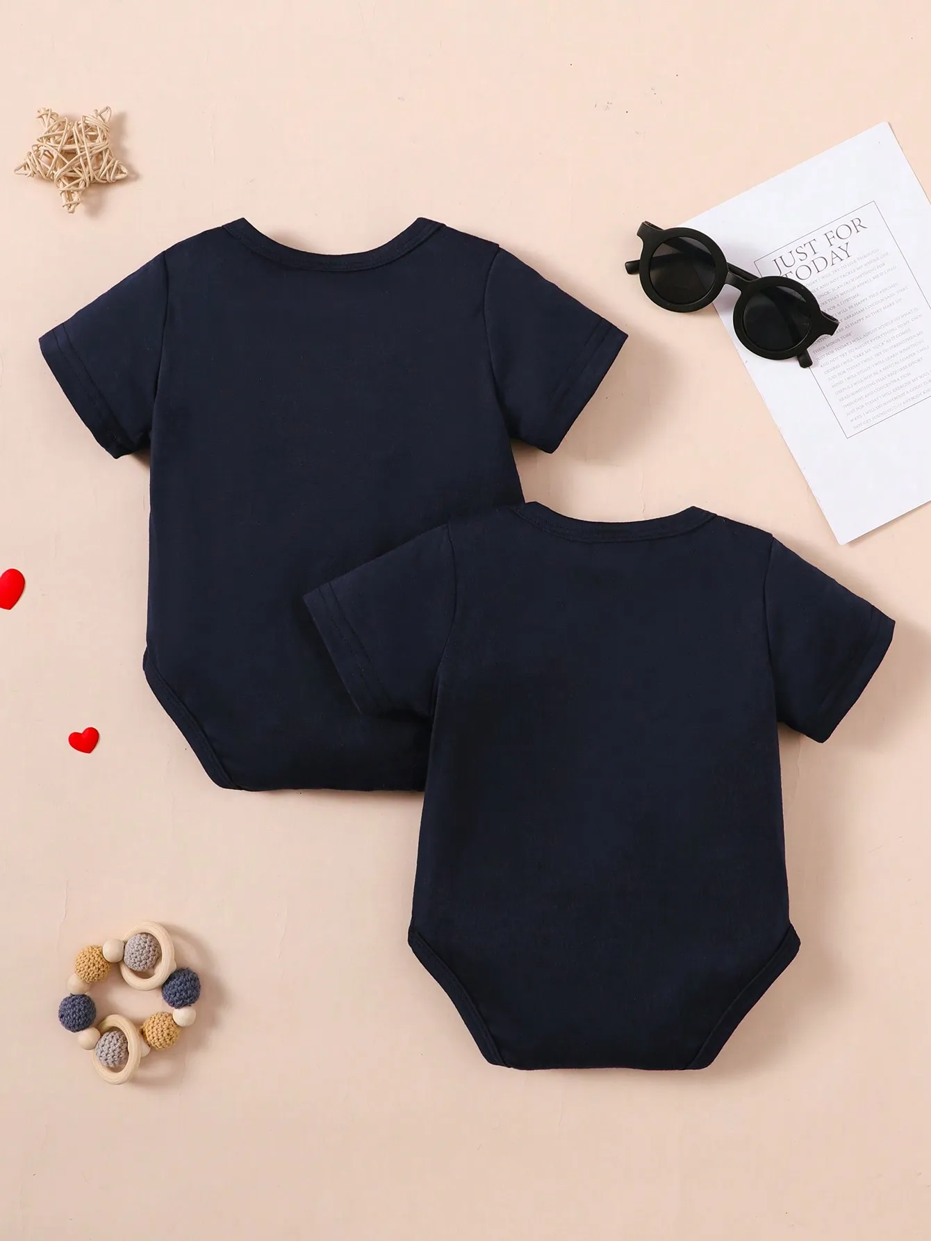 2-Pack, Unisex Summer Cute Casual Short-Sleeve Romper Set for Baby Boys and Girls, Fun I Love Papa&Mama Heart Letter Print Short-Sleeve Onesie, Suitable for Newborn Boys and Girls for Summer Daily Casual Outings.