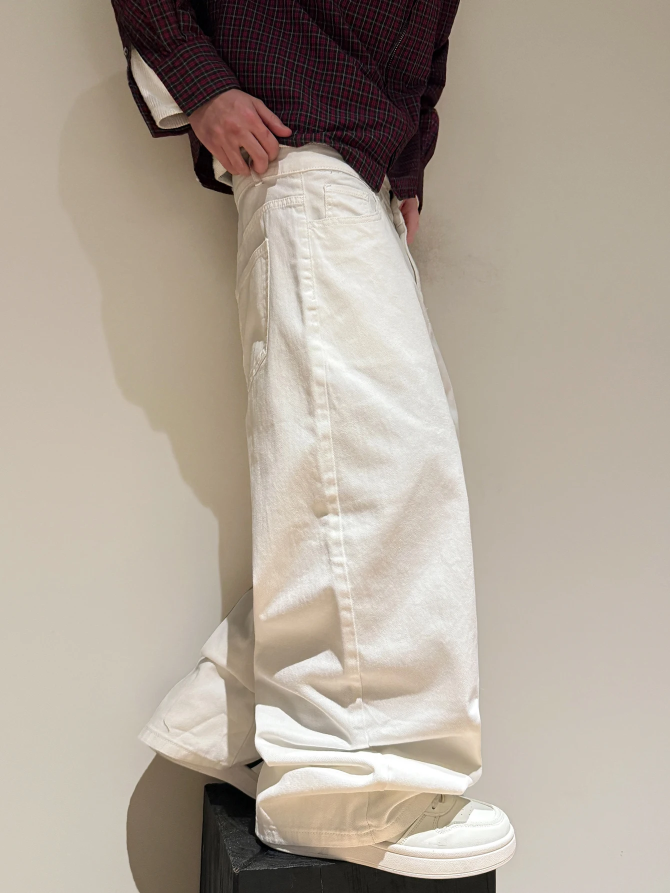 Men's Versatile Baggy Wide-Leg Jeans, Retro Y2K White Men's Casual Pants, Streetwear Men's Trousers, Suitable For All Seasons view 4
