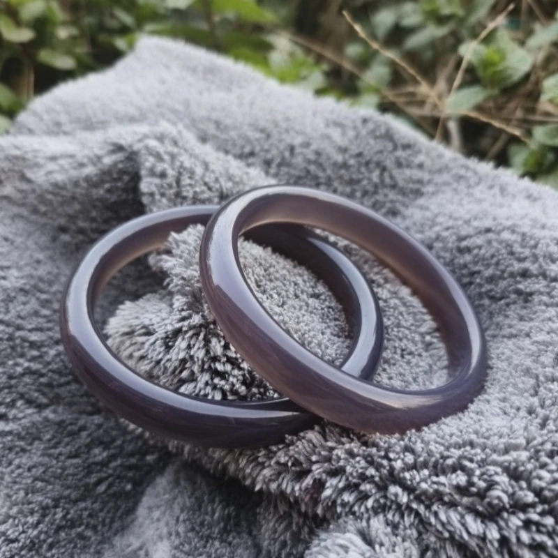 

Natural Temperament Purple Chalcedony Agate Bracelet, Suitable for Daily Wear and Jewelry