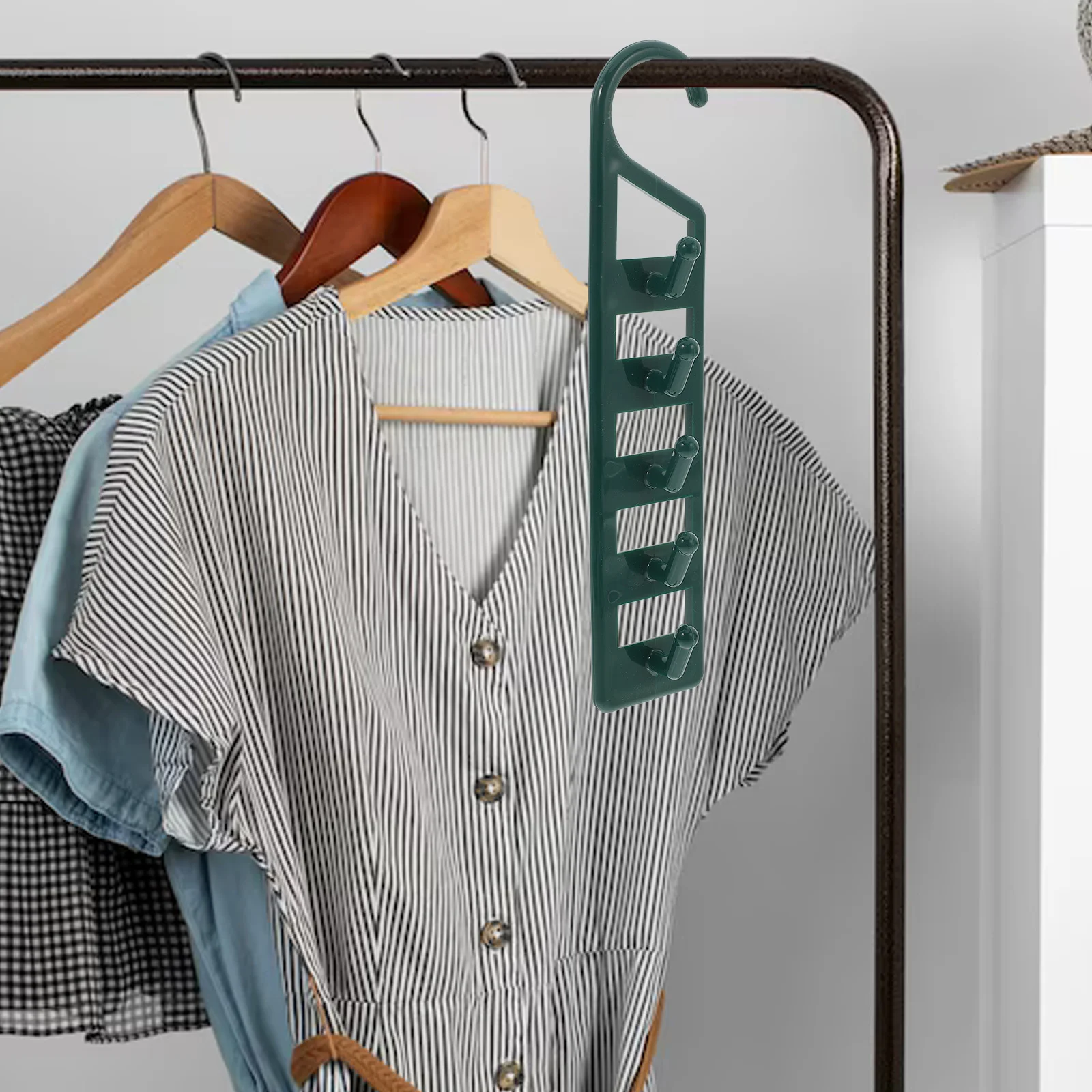 

6pcs Multi Hanger Space Saver Heavy Duty Plastic Vertical Hangers For Clothes Shirts Jeans Pants Purse Organizer Closet Storage