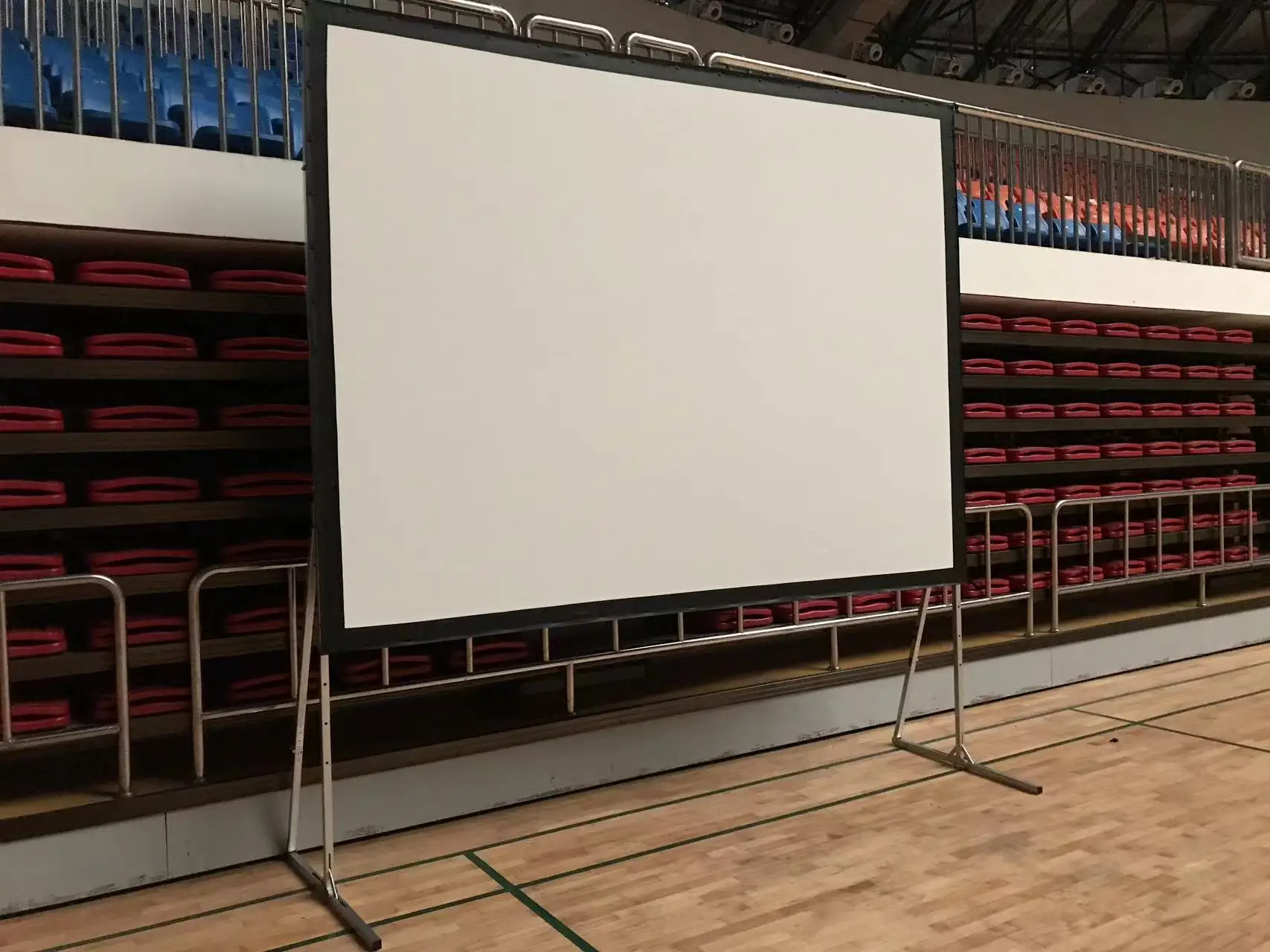 100 Inch Outdoor Cinema Projection Screen Fast Folding PVC Matte White Projector Screen with Stand