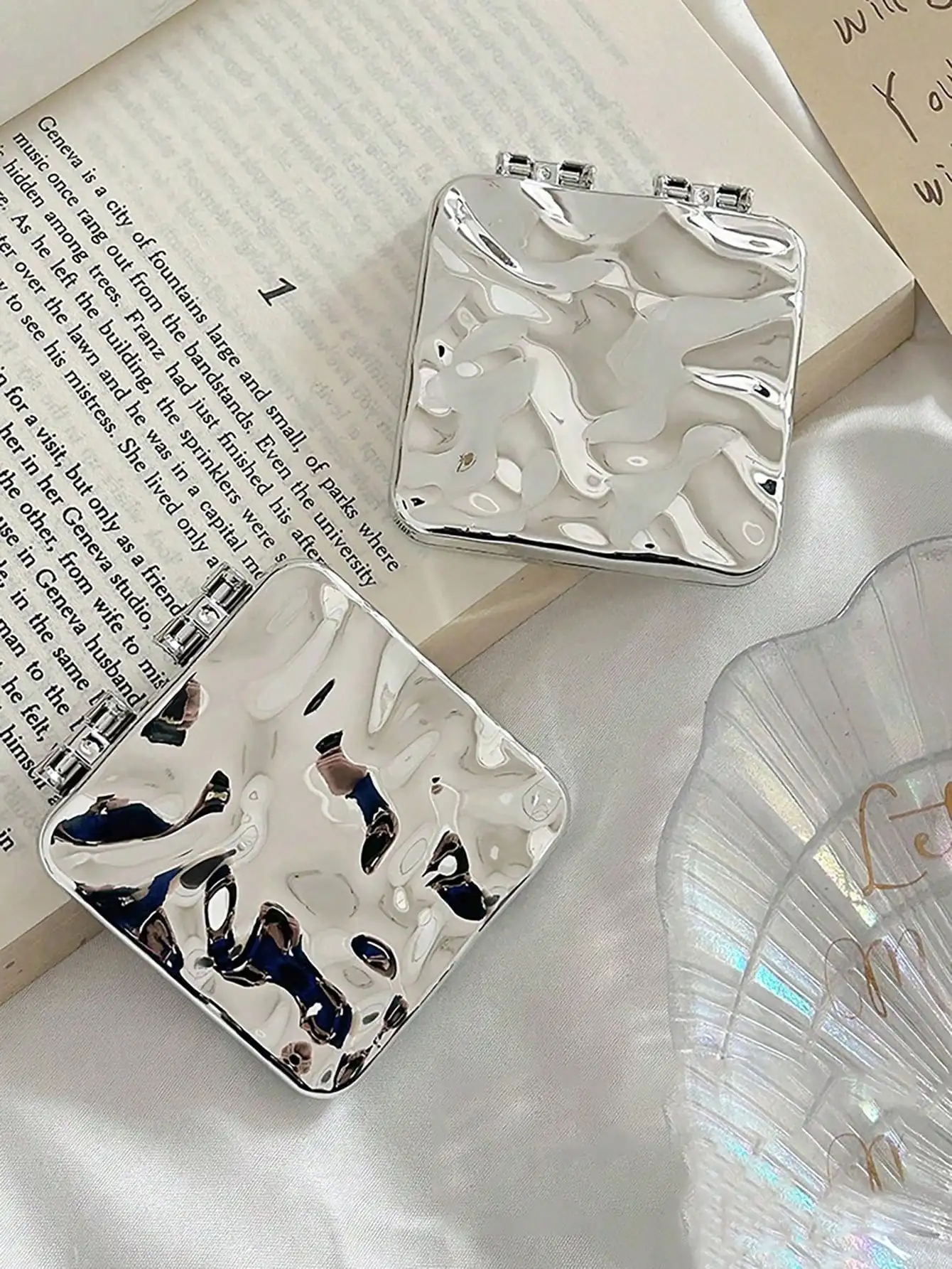 1pc Compact Folding Makeup Mirror With Water Surface Pattern, Y2K Style, Unisex Gift,Makeup,Cheap,Room Decor,Vanity,Travel,Bedroom,Makeup Accessories,Mirror,Vanity Mirror,Mini Mirror,Compact Mirror,Mirror Small,Stuffers,sb25082076980605550