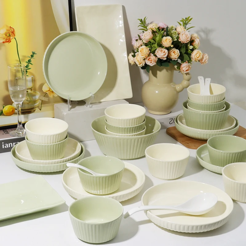 Platos de cerámica para el hogar, cocina estilo crema, 7 ~ 8 pulgadas, blanco, alta belleza, nuevo vajilla de frutas, plato de verduras de Color bajo vidriado