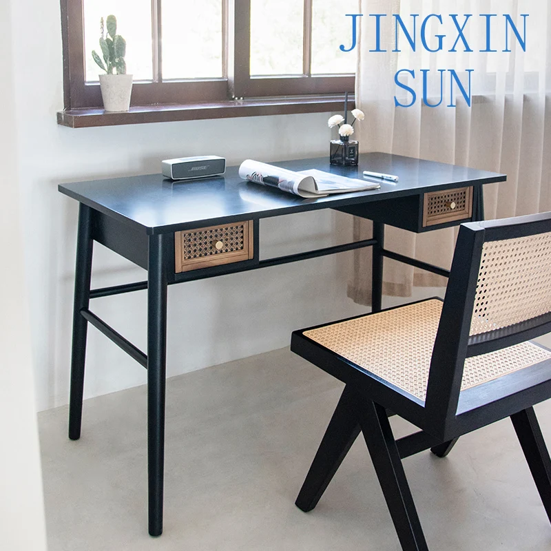 American Simple Black Desk Light for Modern Small Apartment Home Office Study Bedroom Computer Desk Lamp for LED Monitor