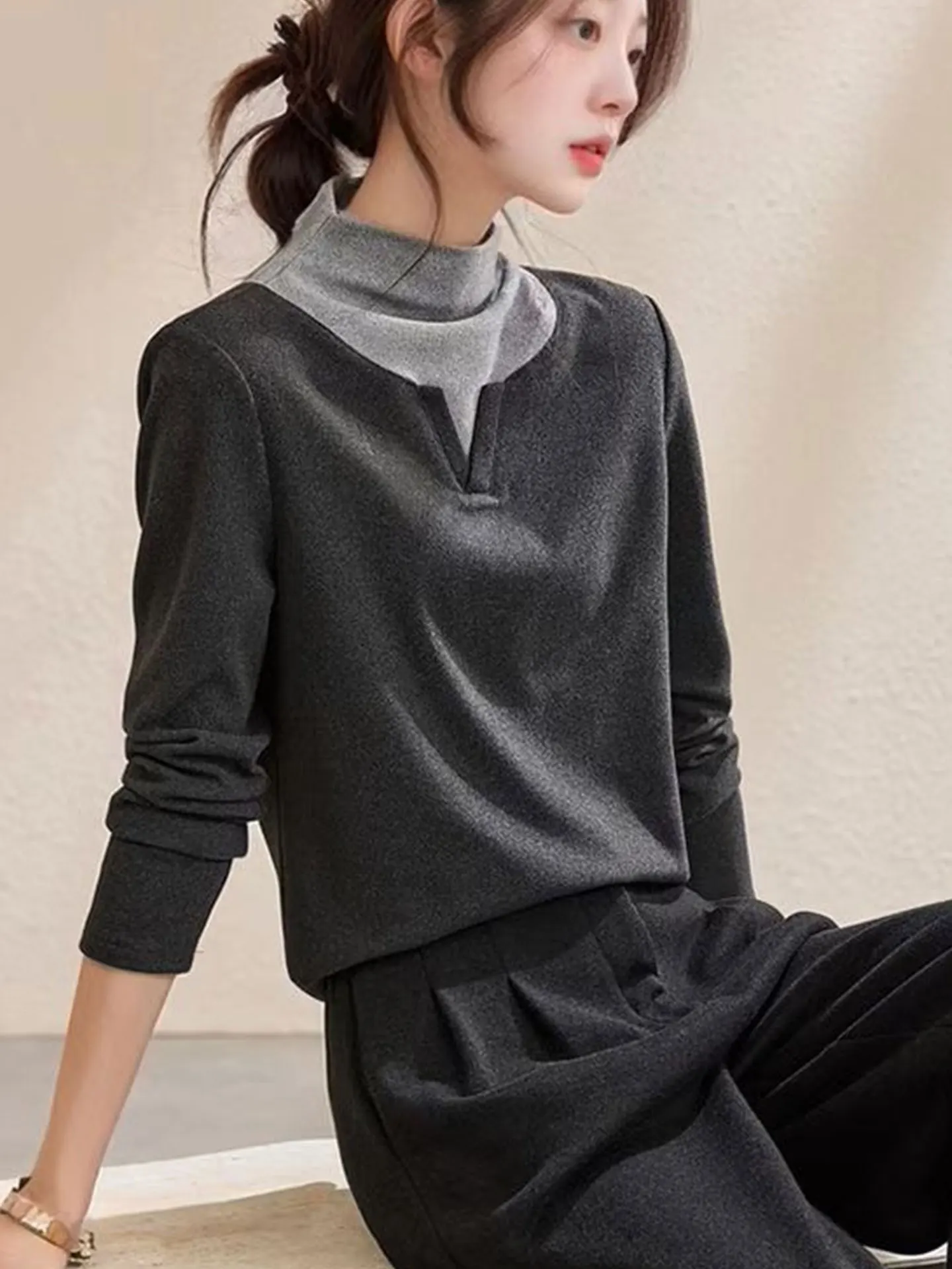 

Ele Color Blo Long Sve T-irt Commute Casual Inner Wear Base irt Top for Winter 2025 High End European Brand