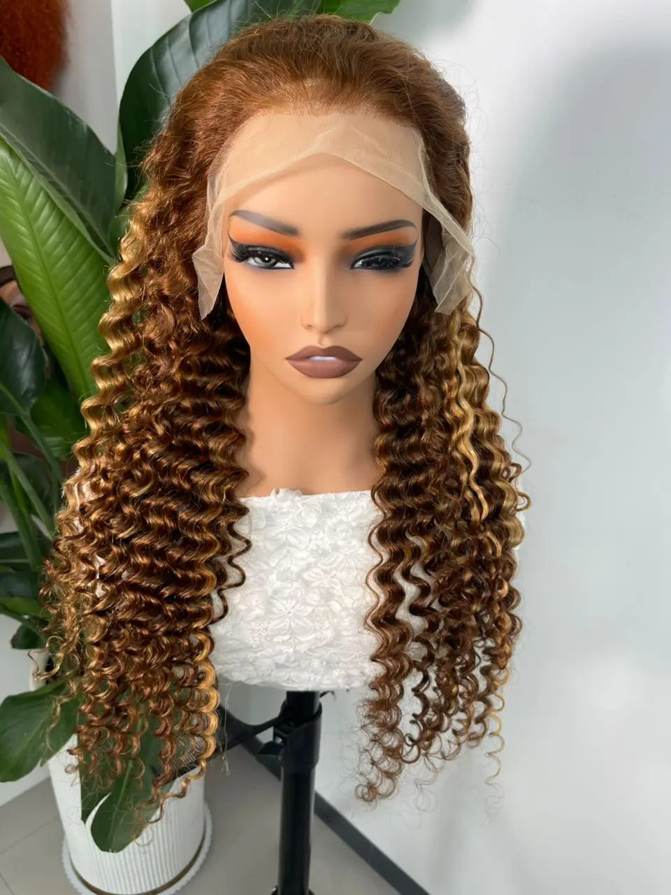 Geeta Deep Wave Highlight 13x6 Lace Frontal Wig Human Hair 32 Inch 220% Density Brazilian Pre Plucked Lace Front Wig Real Hair