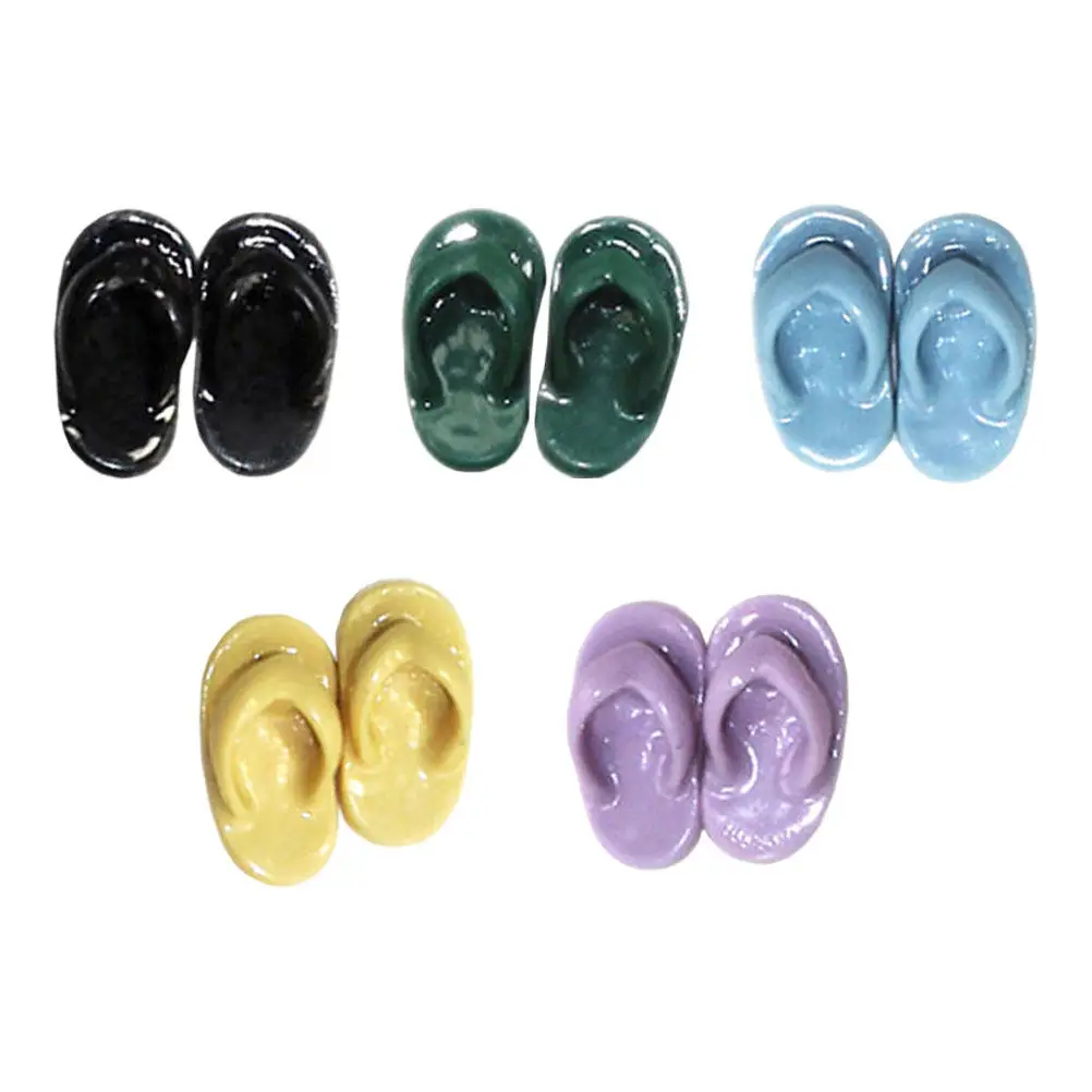 

5Pcs Miniature Slipper House Decoration Set Creative Detail Design Miniature Scene Props for Tiny Home Layout Photography