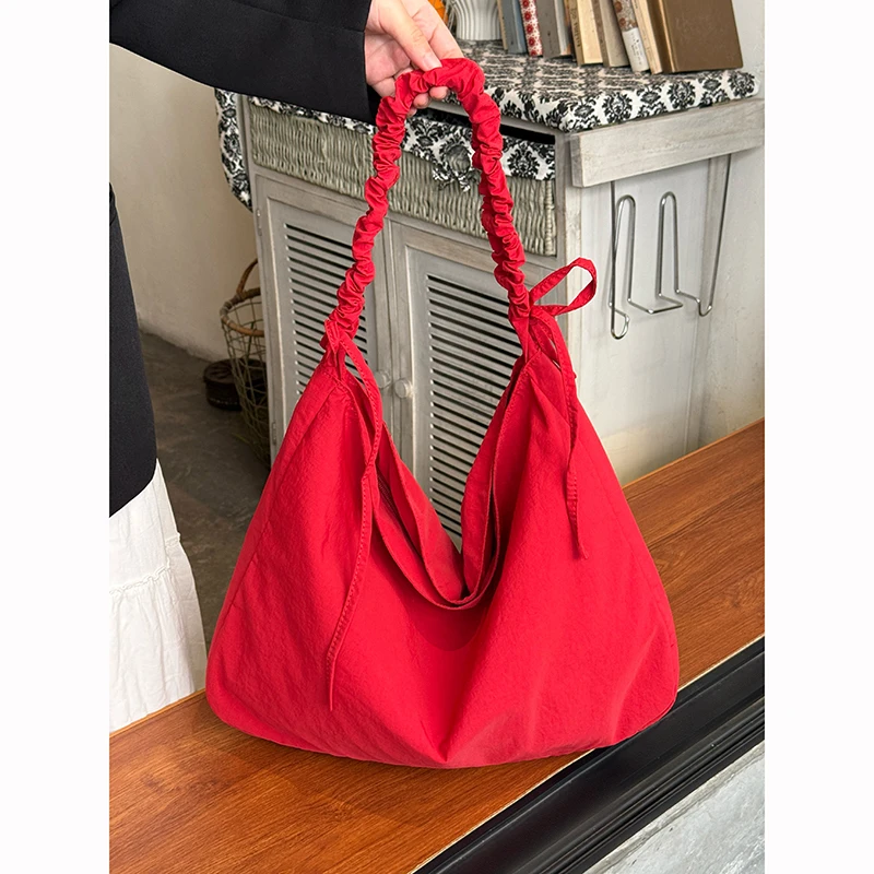 

Women's 2025 New Pleated Drawstring Cloud Bag Large Capacity Lazy Style Shoulder Messenger Bag Commuter Canvas Bag