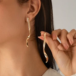 Salircon Minimalist Twisted Metal Strip Stud Earrings Women's Vintage Aesthetics Gold Color Earrings Trendy Party Jewelry Gifts