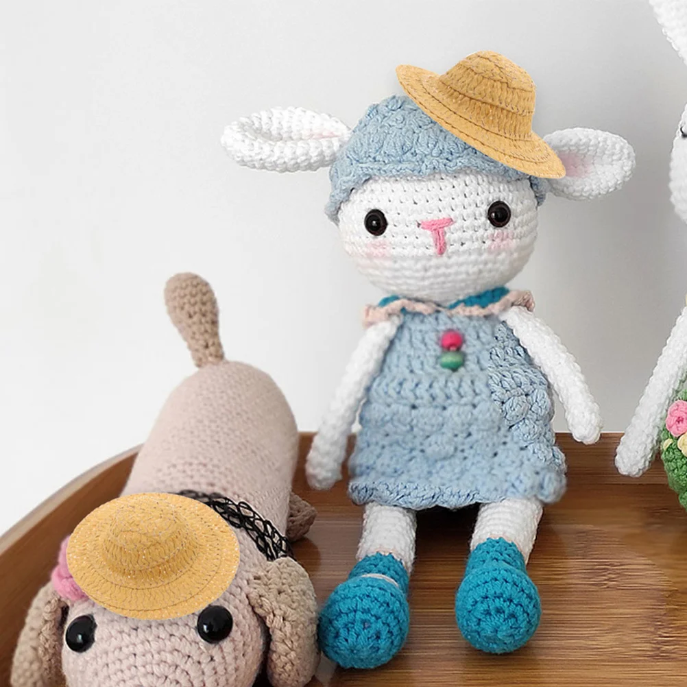 10 szt. Mini Kapelusze z Trawy 7 cm Ręcznie Plecione do Rękodzieła DIY Dekoracja Domku dla Lalek Rekwizyty Fotograficzne Akcesoria do Rustykalnych Scen