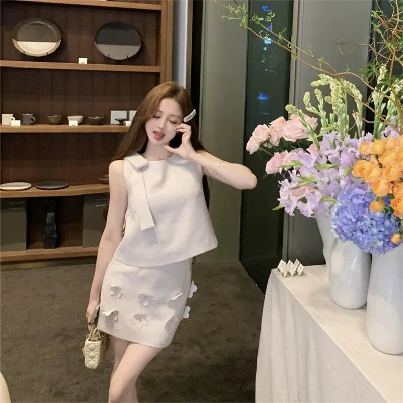 French Fashion Celebrity 2 Piece Dress Suits Elegant Lady O Neck Bow Short Tank Vest Top&Flower A Line Mini Skirt Two-piece Sets