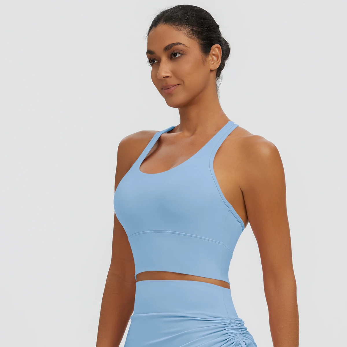 Schnell trocknendes, sexy Yoga-Top in I-Form, stoßdämpfendes Lauf-Yoga-Oberteil mit Brustpolster, einfarbiges Sommer-Fitness-Oberteil für das Training. – Detail 20