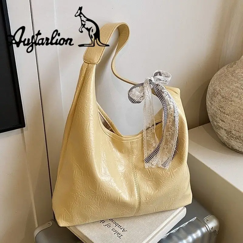 

Nice Life Large Capacity Western Commuter Bag 2025 New Fashionable Versatile Shoulder Bag for Work and Outing Tote Bags