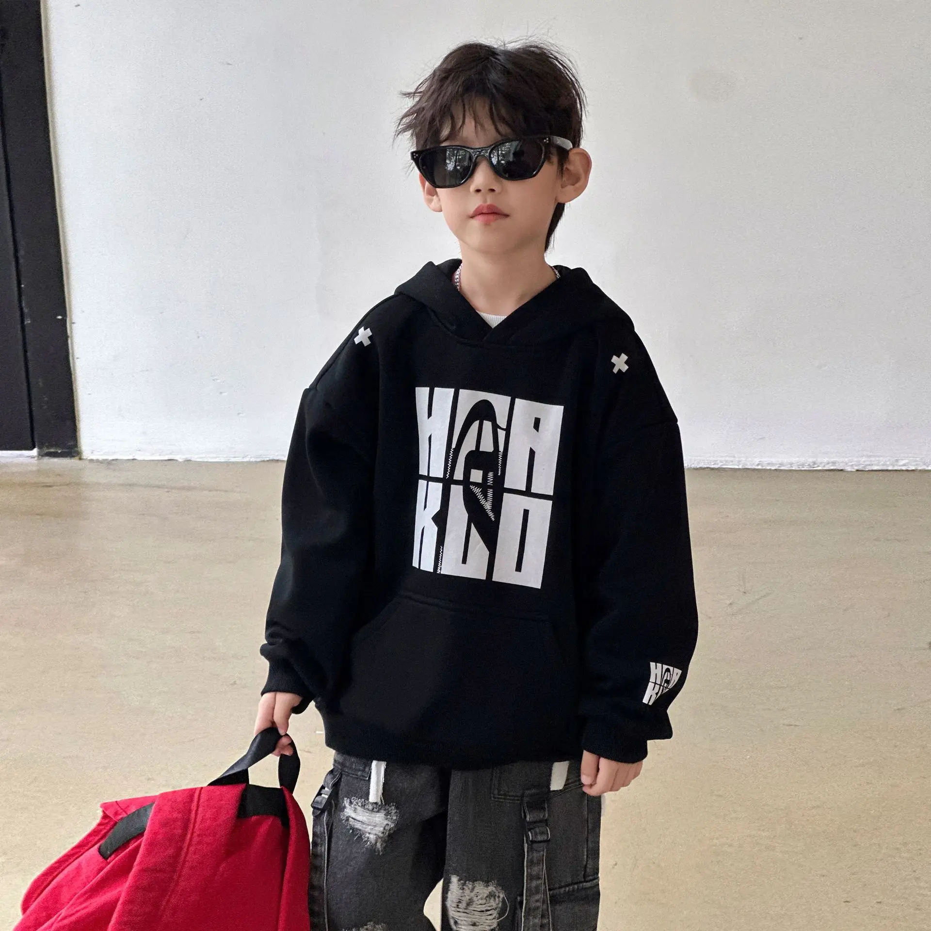 الأطفال ملابس الأولاد كنزة بغطاء رأس من الصوف سميكة أعلى 2025 الخريف جديد الصوف بأكمام طويلة المألوف بسيط الاطفال هوديي #2