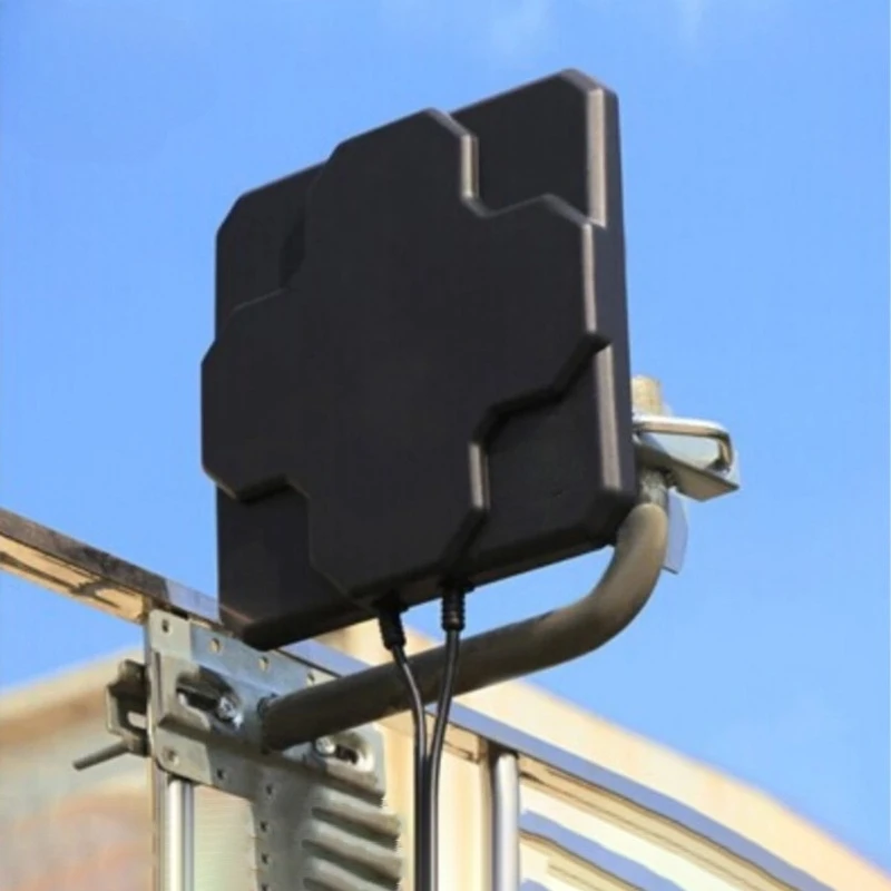 Outdoor 4G flat panel antenna 18DB plate directional base station antenna, long-distance signal transmission