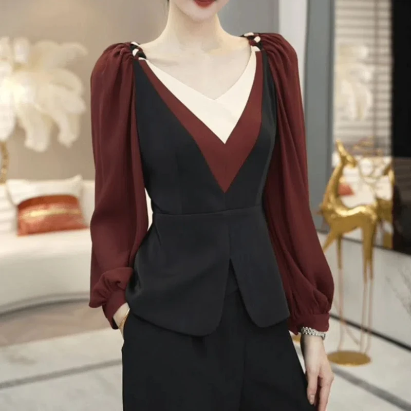 

Wearing a High-end New Style in Early Autumn Popular Beautiful Small Shirt with Color Blocking Fashion Long Sleeved Shirt Top