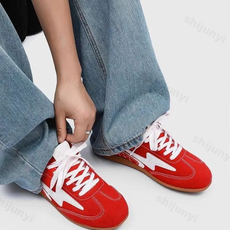 

Couple's Casual Shoes Autumn New Lightweight Vintage Comfort Men Sneakers Outdoor Non Slip Lace Up Soft Sole Women Running Shoes