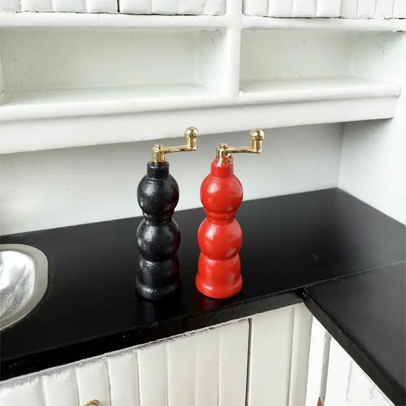 2Pcs Dollhouse Miniature Accessories 1:12 Mini Red And Black Grinding Machine Model Toy Restaurant Scene Decoration