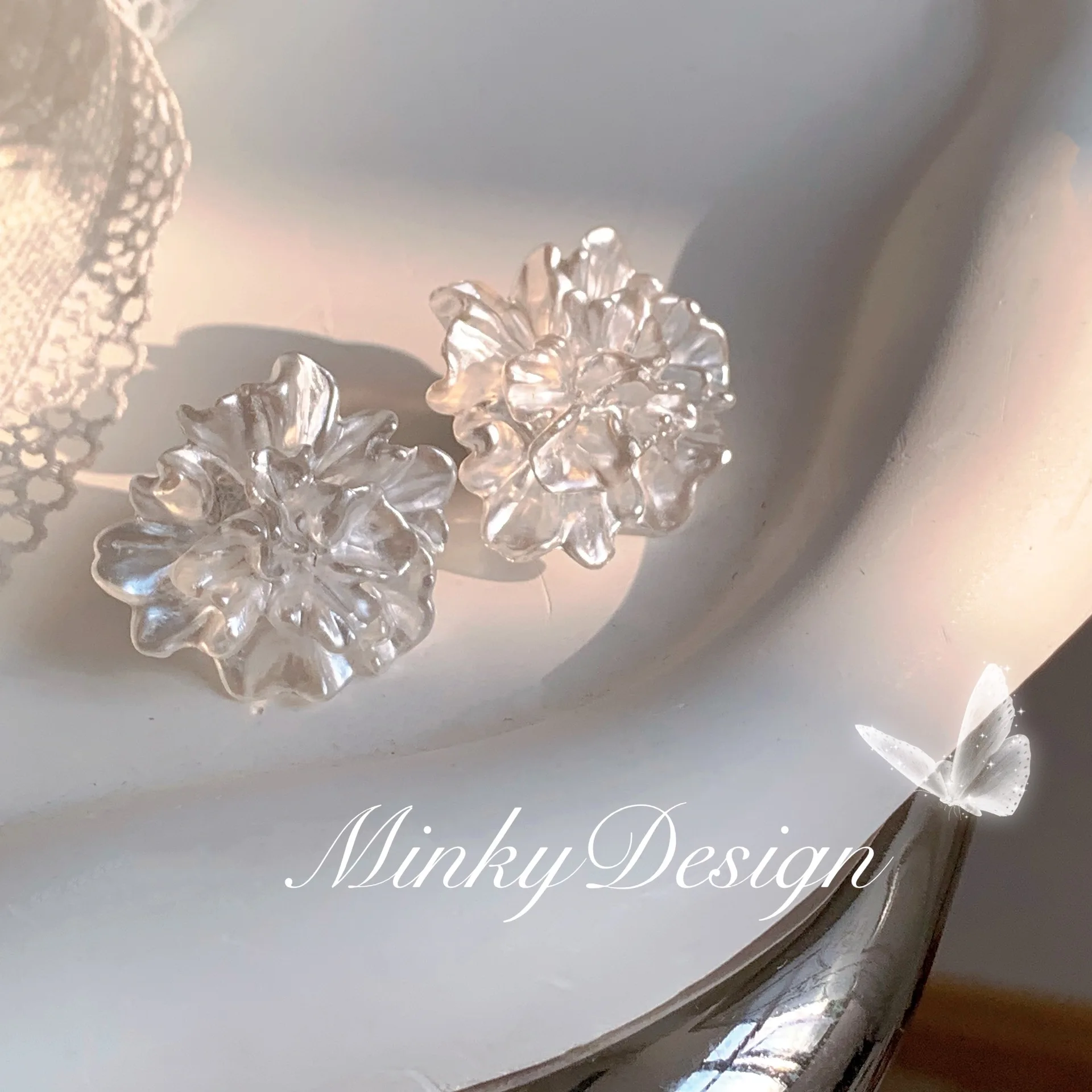 Camellia Flower Stud Earrings for Women Elegant Enamel Silver Post Lightweight Unique Daily Jewelry 2026