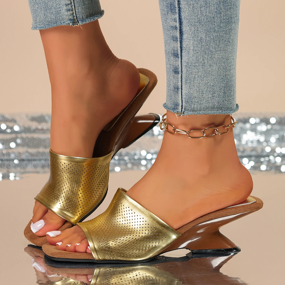 Women Lightweight High-heeled Sandals Summer New Designers Square Heel Shoes Solid Color Casual Outdoor Wear Open-toed Sandals. image 5