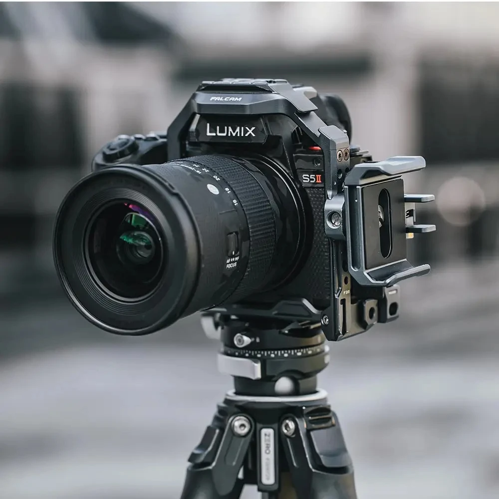 Ulanzi Falcam Universal Holder for SSD Mount on Camera or Camera Cage 2 to 2.5" / 51 to 64 mm Clamping Range